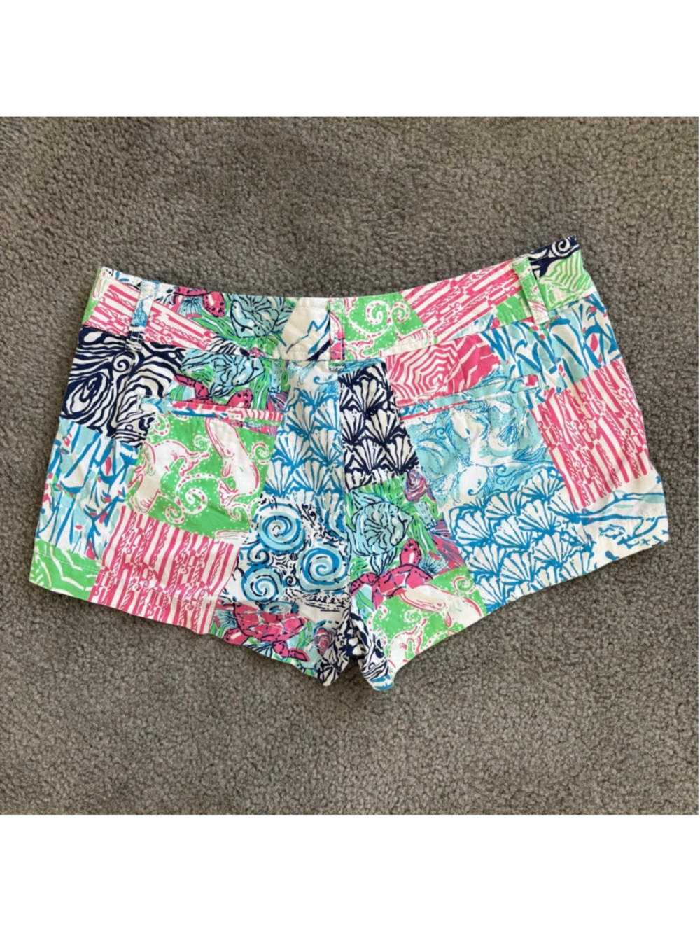 EUC Lilly Pulitzer 2014 The Walsh Short Oysterville Patch | Size 8 - Picture 4 of 7